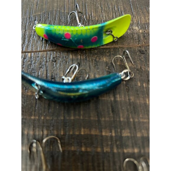 Set Of 4 Vibrant Fishing Lures With Hooks For Freshwater & Saltwater Angling - Picture 5 of 5